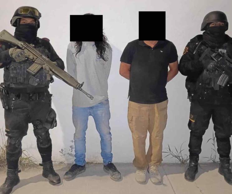 Detienen a par de hombres con arma de fuego Detienen a par de hombres con arma de fuego
