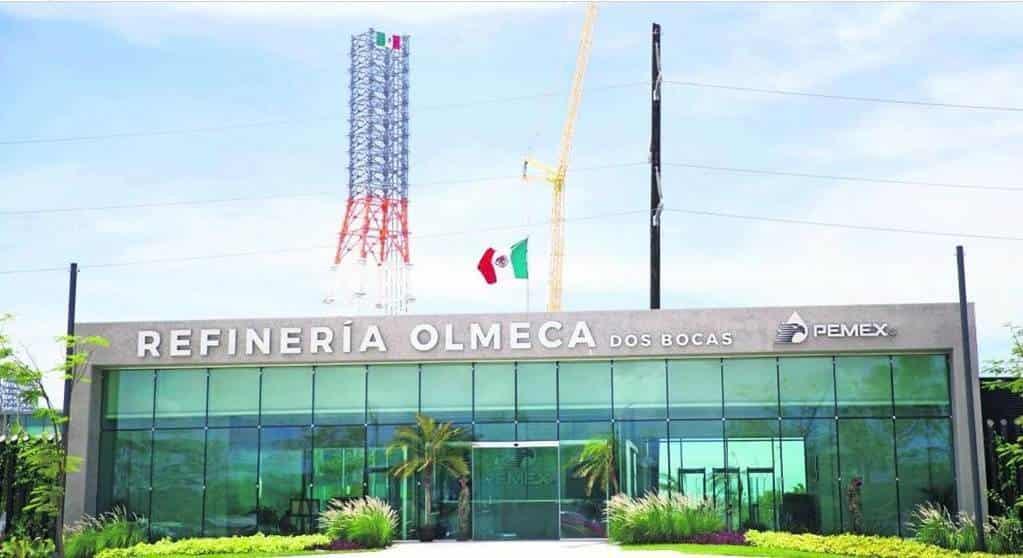 AMLO cambia fecha para que refinería Dos Bocas se eche a andar