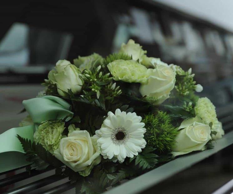 Investigan funeraria tras hallazgo de cuerpos en Inglaterra
