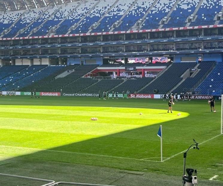 Hace Cincinnati reconocimiento de cancha en el Gigante de Acero