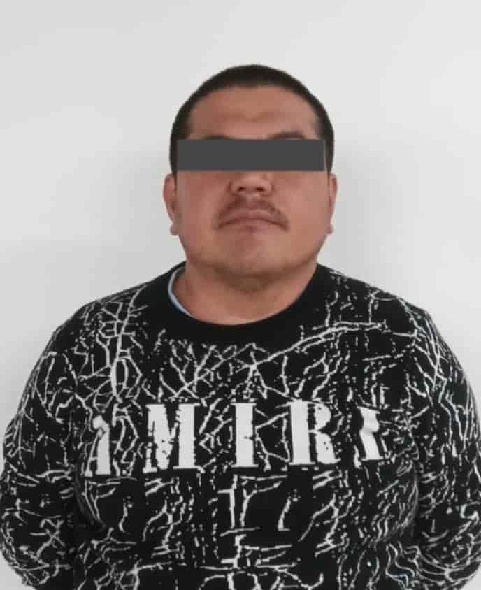 El hombre que la semana pasada agredió con las cachas de una pistola a un joven y lo amenazó con la misma, molesto porque un partido de Fútbol 7 se iba alargar para el desempate, fue detenido por elementos de la Agencia Estatal de Investigaciones e internando en el Penal de Apodaca.