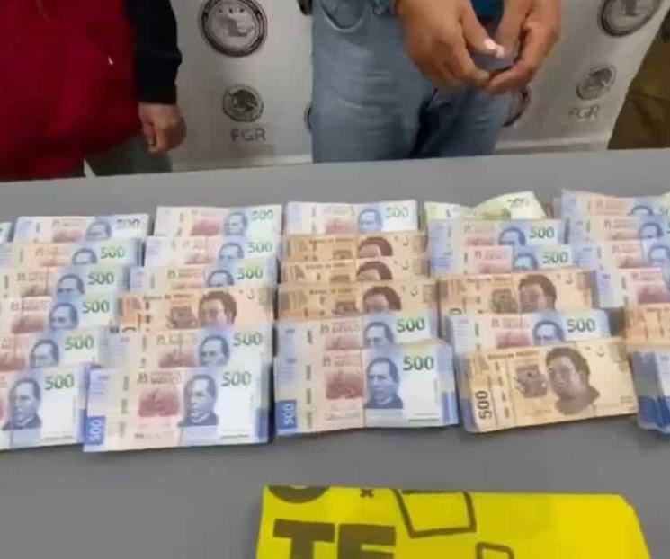 Detienen a 2 con 2 millones de pesos