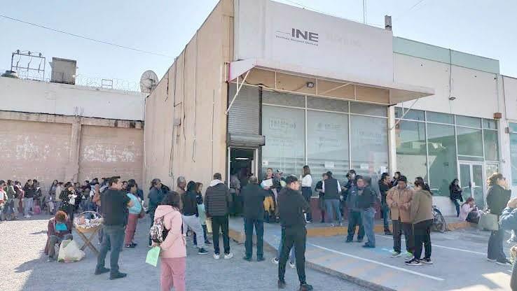 Tienen hasta hoy 14 mil personas para recoger su INE