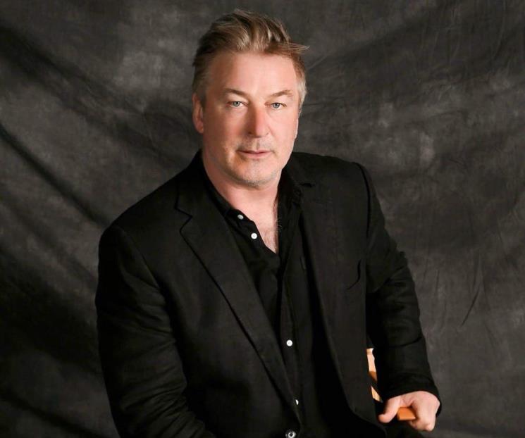 Busca Alec Baldwin se desestime acusación en su contra