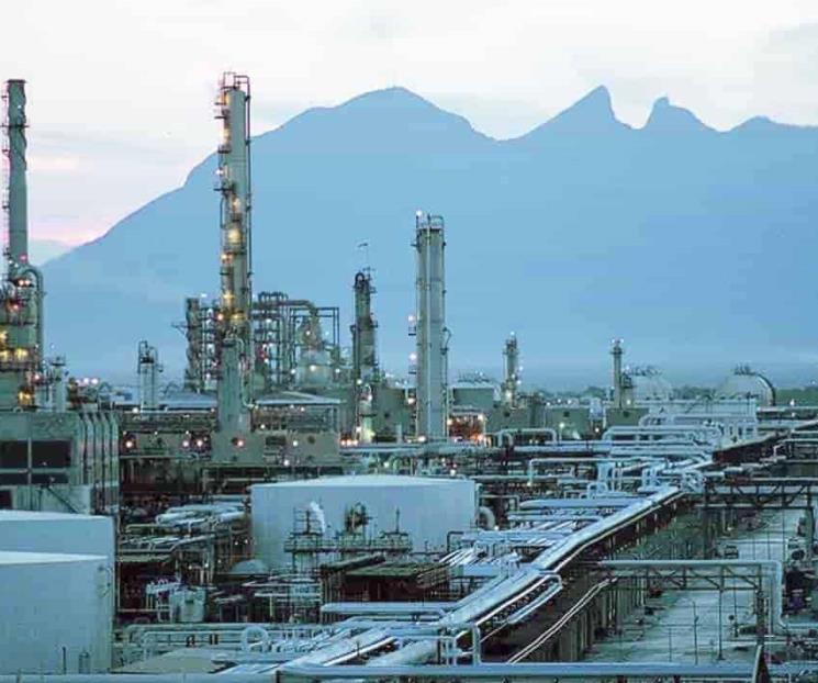 Anuncia Pemex mejoras ambientales en sus refinerías