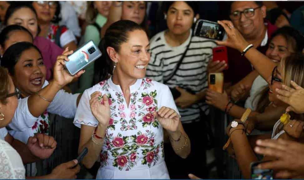 Sheinbaum va por fortalecer educación pública