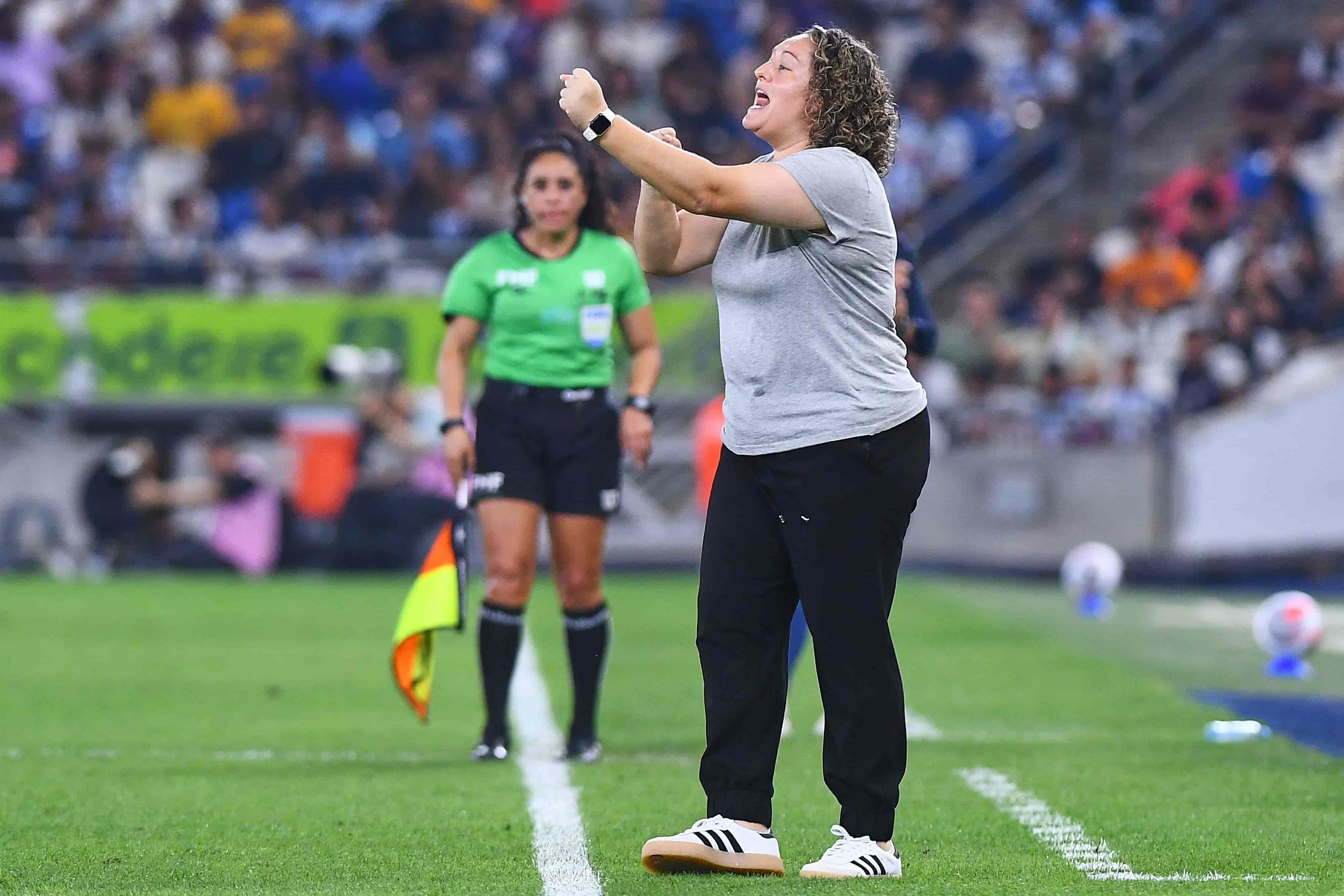Milagros Martínez.