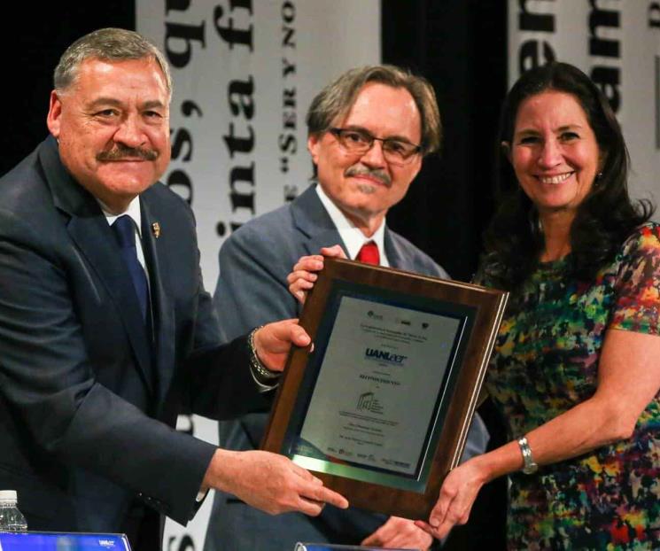 Destacan labor editorial de AEMI en UANLeer 2024
