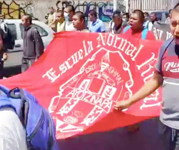 Exigen normalistas justicia para Yanqui Khotan