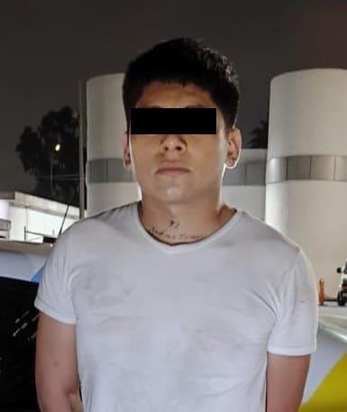 Detienen a hombre por asalto a tienda
