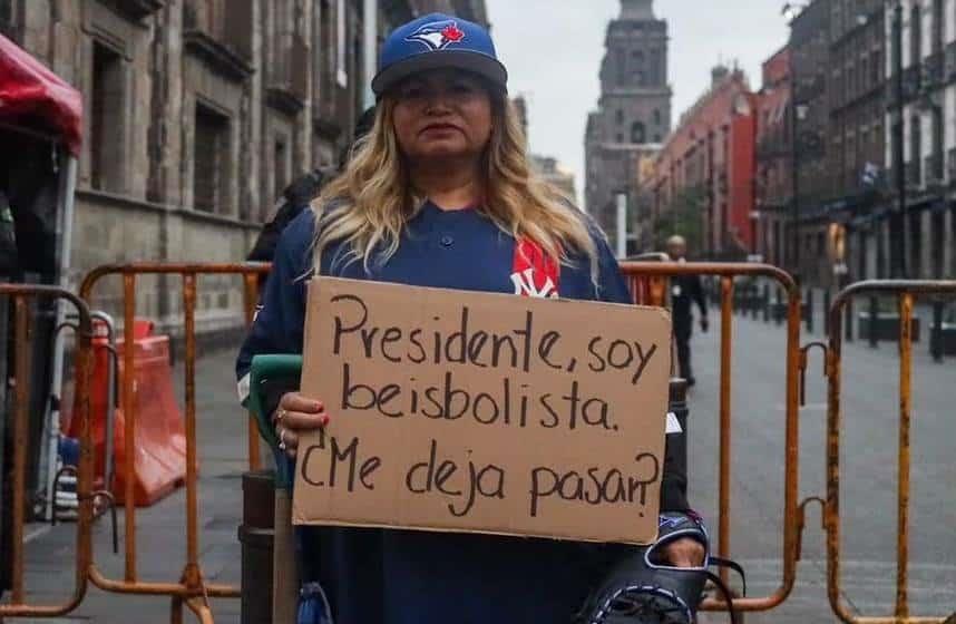 Alista ficha de búsqueda de AMLO, desapareció al entrar a PN