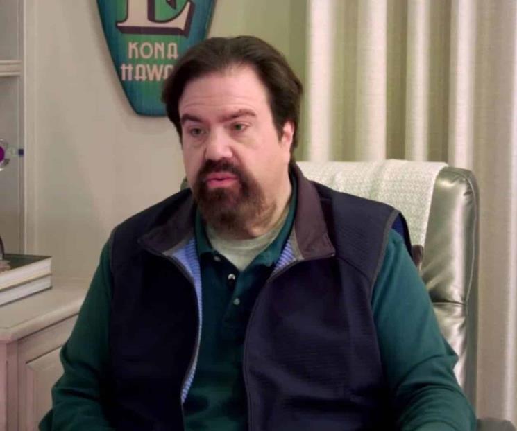 Dan Schneider se disculpa por mal comportamiento en Nickelodeon