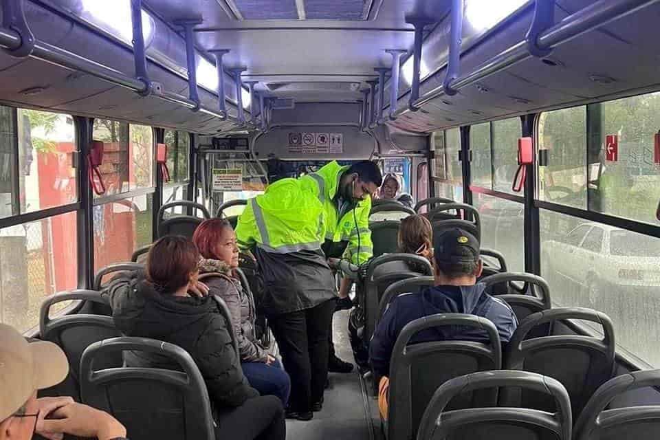 Un total de 24 pasajeros lesionados fue el saldo que dejó un choque por alcance entre dos camiones urbanos, en el municipio de Guadalupe.