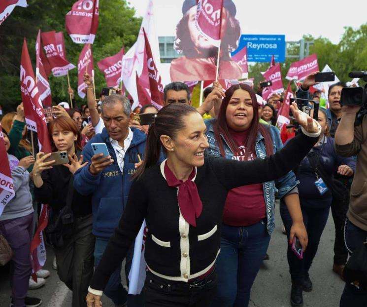 CS rompe protocolo y se baja a saludar a simpatizantes en Reynosa