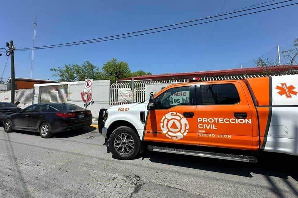 Una llamada anónima provocó la movilización de los puestos de socorro en un plantel educativo ubicado en el municipio de San Nicolás al reportarse amenazas de un ataque con artefactos explosivos.