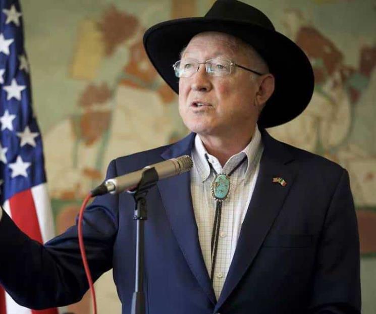 Califica Ken Salazar la SCJN como institución para la democracia