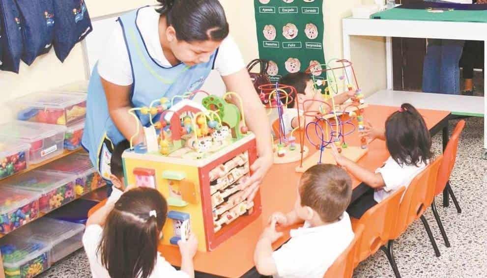 Guarderías de IMSS dejan fuera a hijos de derechohabientes