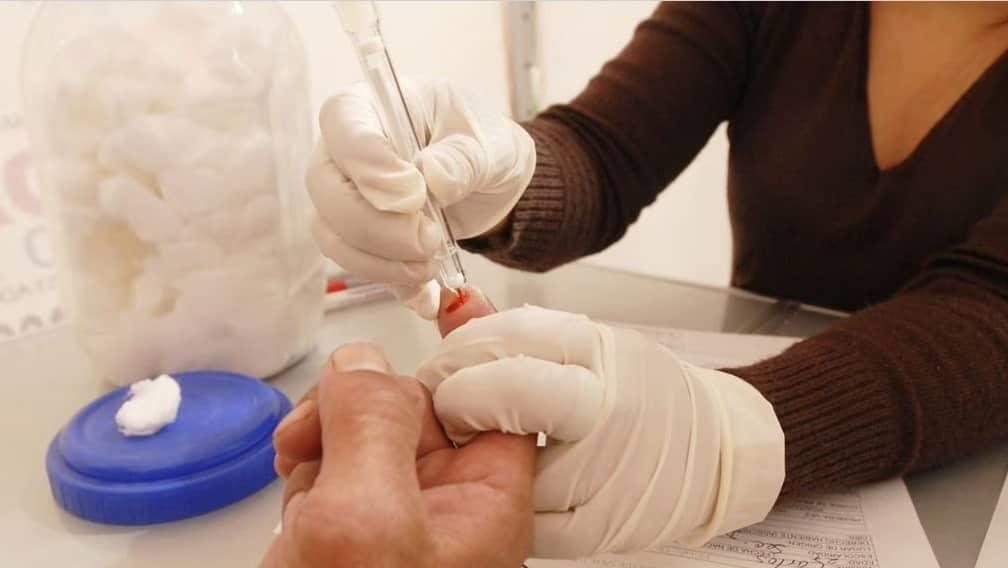 Científicos logran eliminar el VIH de las células