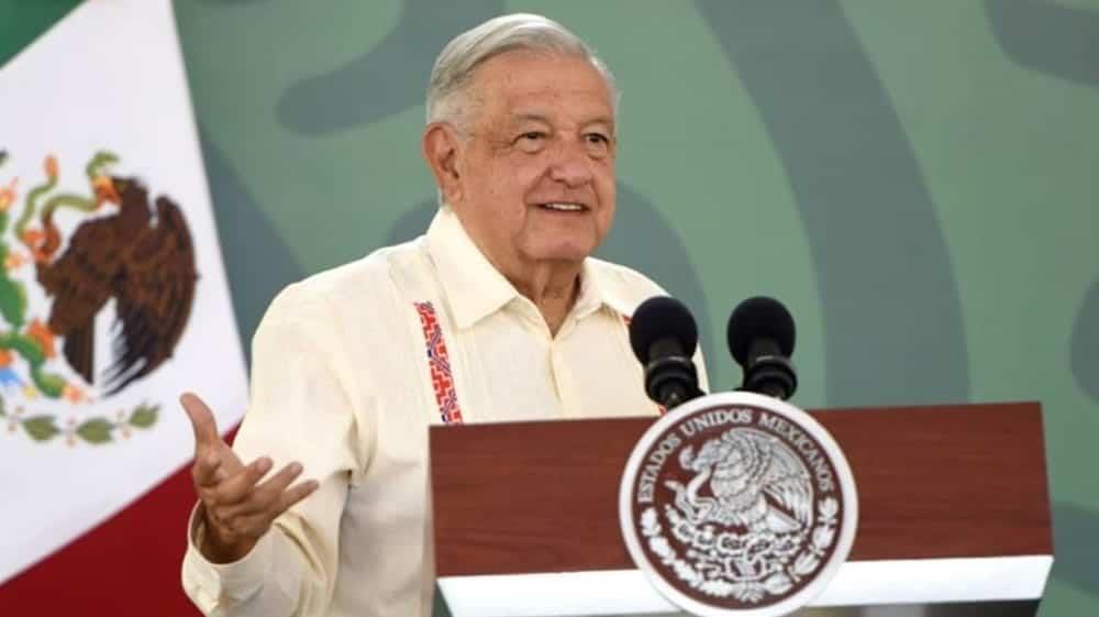 AMLO rechaza injerencismo de Ken Salazar tras reunión con ministros
