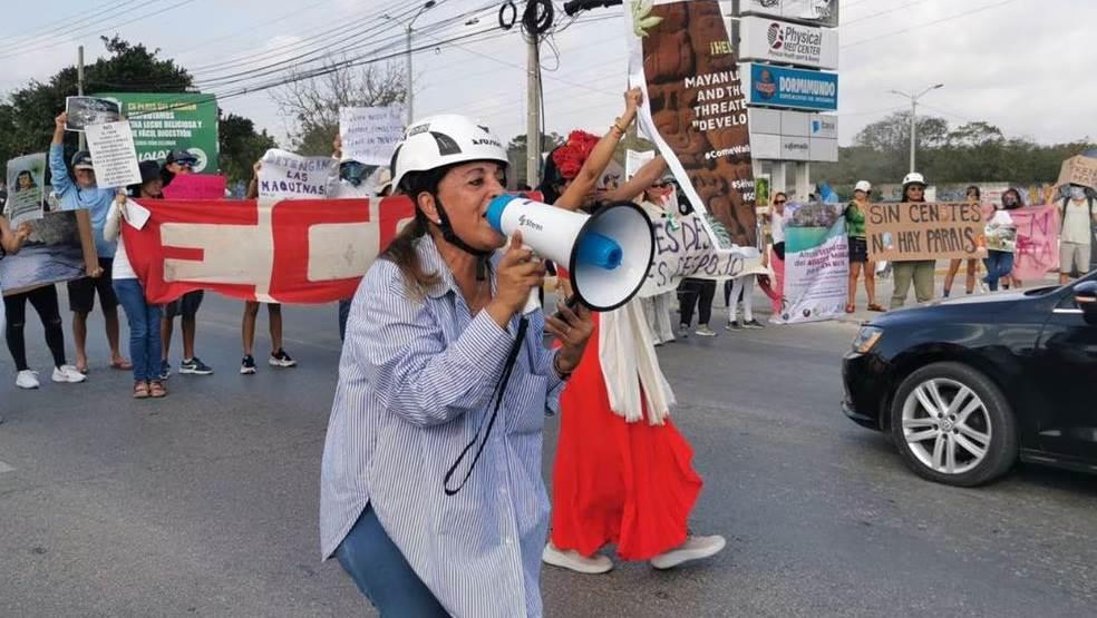 Bloquean carretera federal 307 en protesta contra el Tren Maya