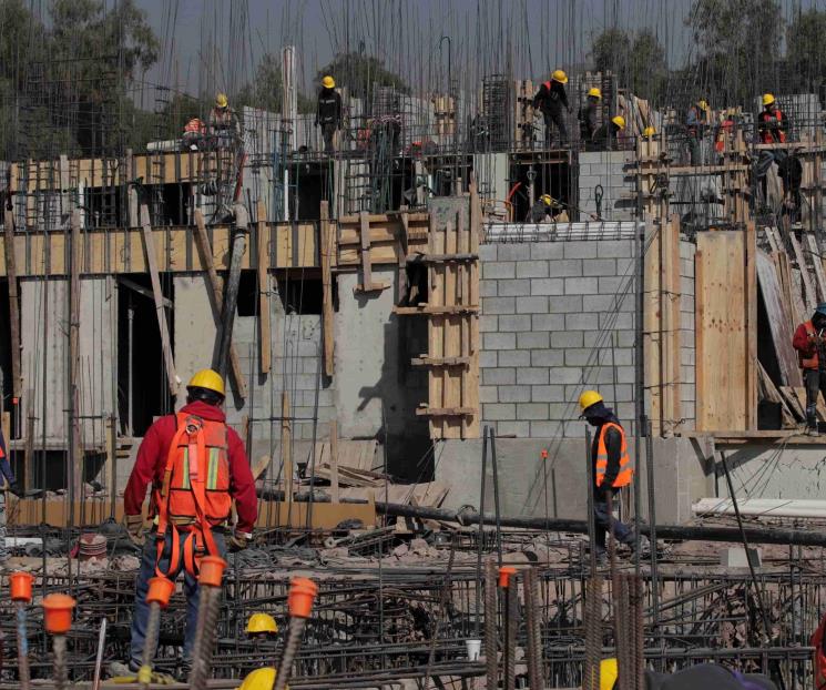 Tropieza producción de constructoras, cayó 4.1% en enero