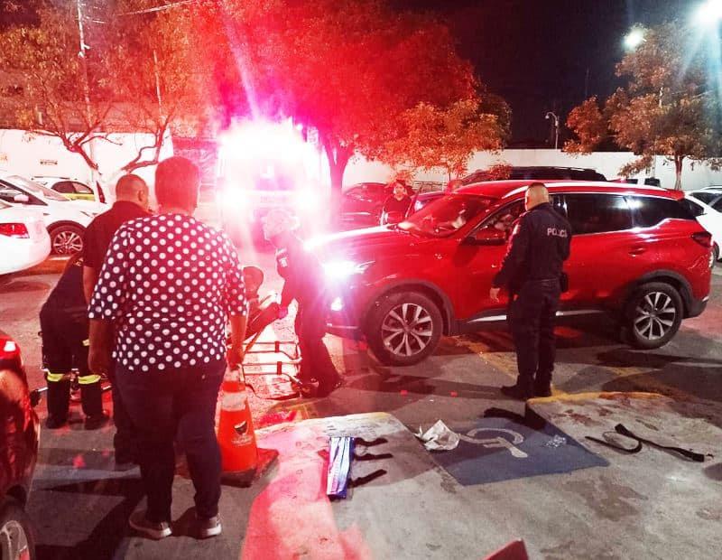 Balean a pareja a bordo de camioneta