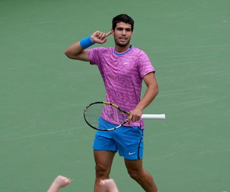 Alcaraz y Swiatek avanzan en Miami