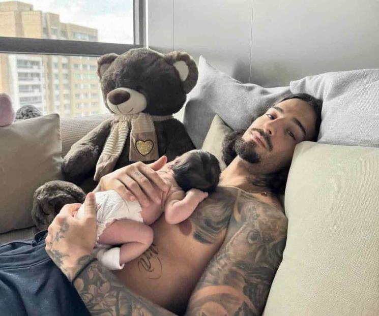 Maluma muestra sus primeros 15 días como papá de Paris Maluma muestra sus primeros 15 días como papá de Paris