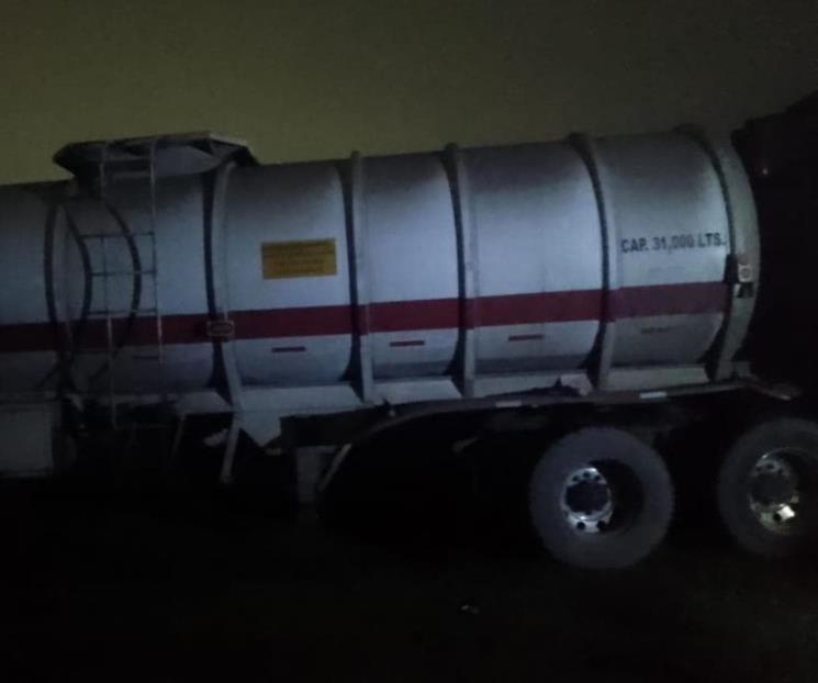 Aseguran pipa con 62 mil litros de hidrocarburo en Linares Aseguran pipa con 62 mil litros de hidrocarburo en Linares