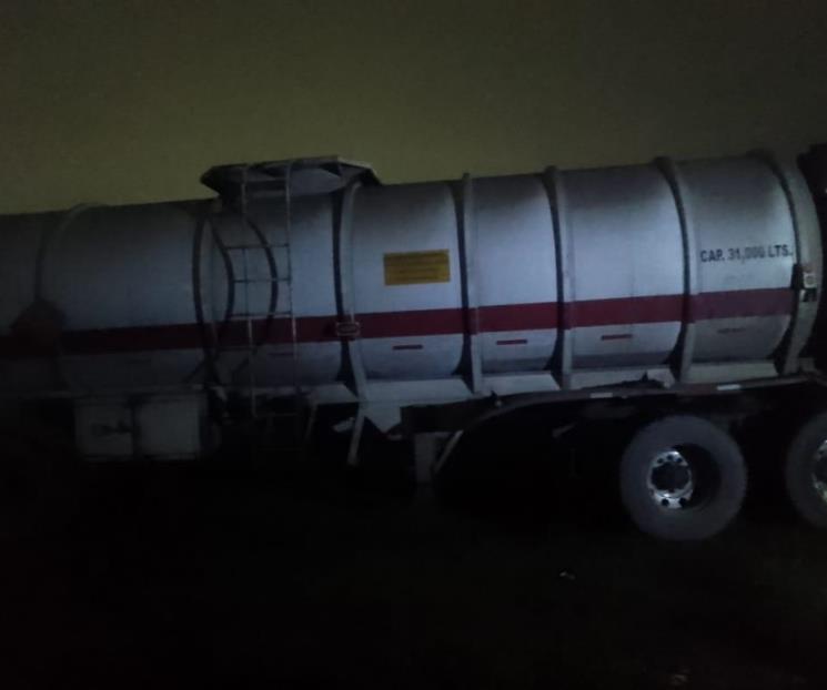 Asegura autoridad federal 62 mil litros de hidrocarburo