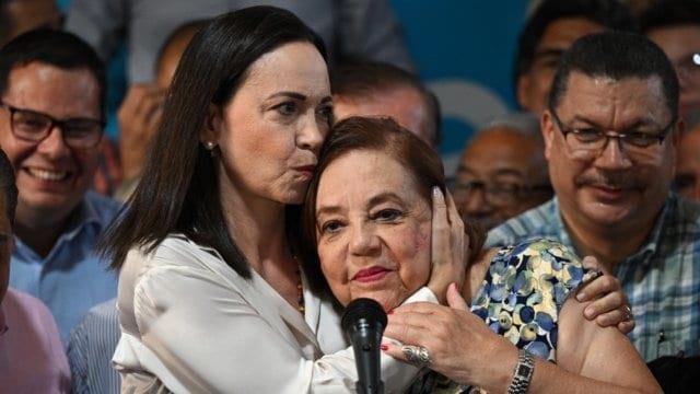 Deja Maduro a la oposición fuera de las elecciones