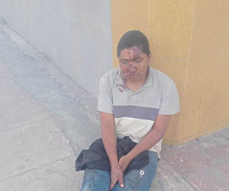 Golpean y hieren a hombre en Colonia Industrial.