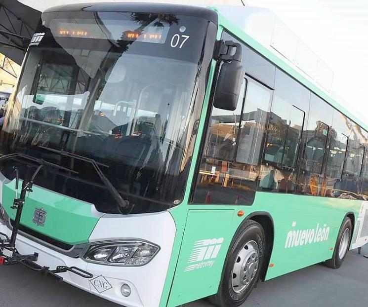 Utilizan a diario el transporte público 2.5 millones de personas