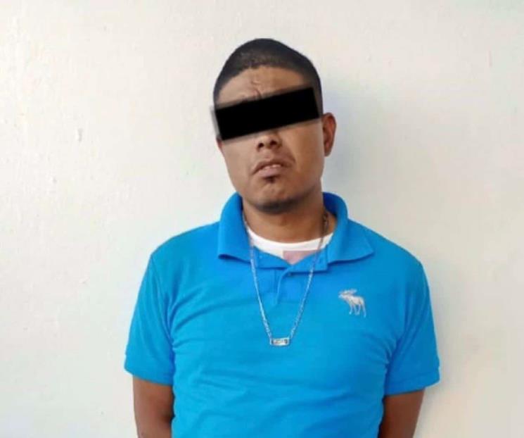 Detienen a hombre con 48 balas y dosis de “cristal”.