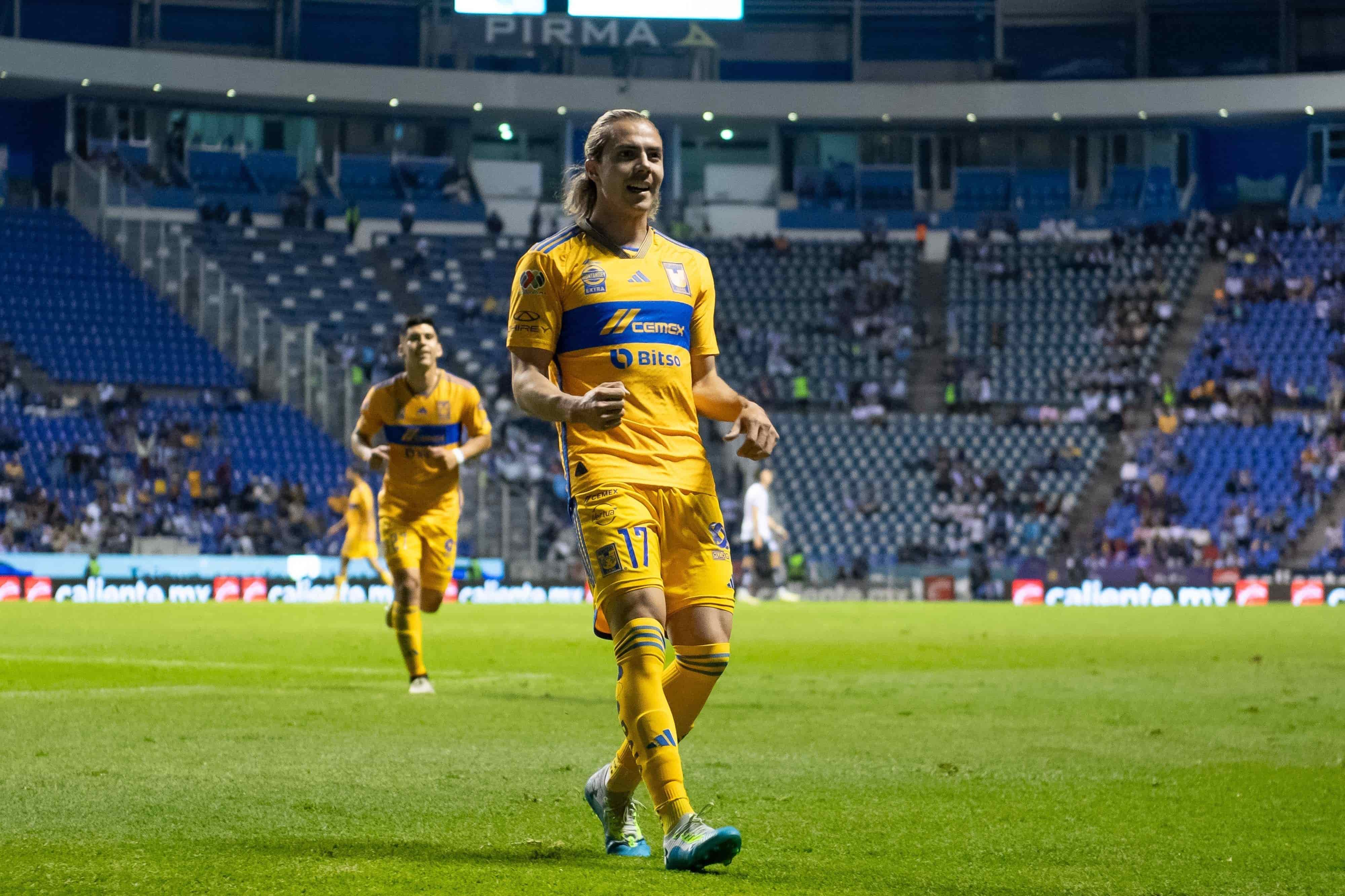 Sebastián Córdova hace el 3-1.