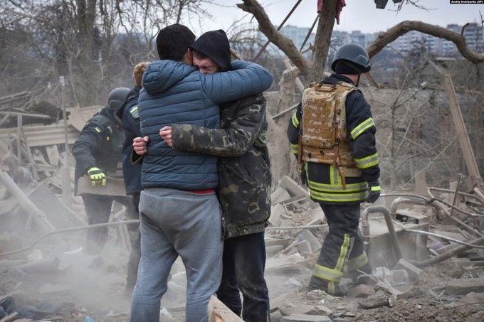 Se quedan sin luz por bombardeos rusos