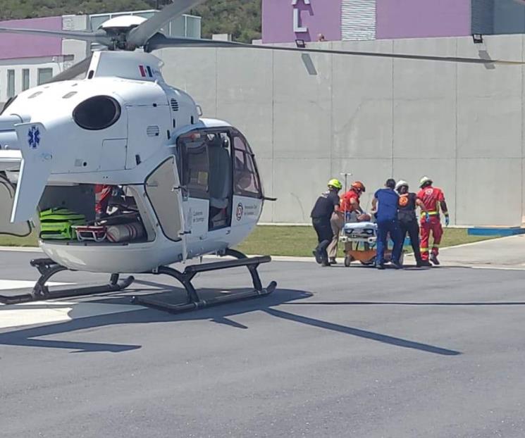 Sufre joven mordida de víbora en la zona de Santiago