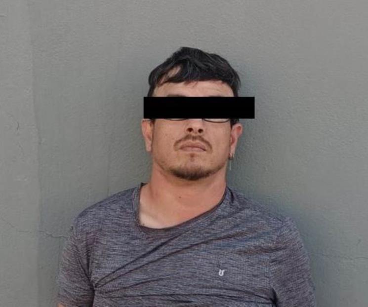 Amenaza con cuchillo en mano a su pareja y lo detienen. Amenaza con cuchillo en mano a su pareja y lo detienen.