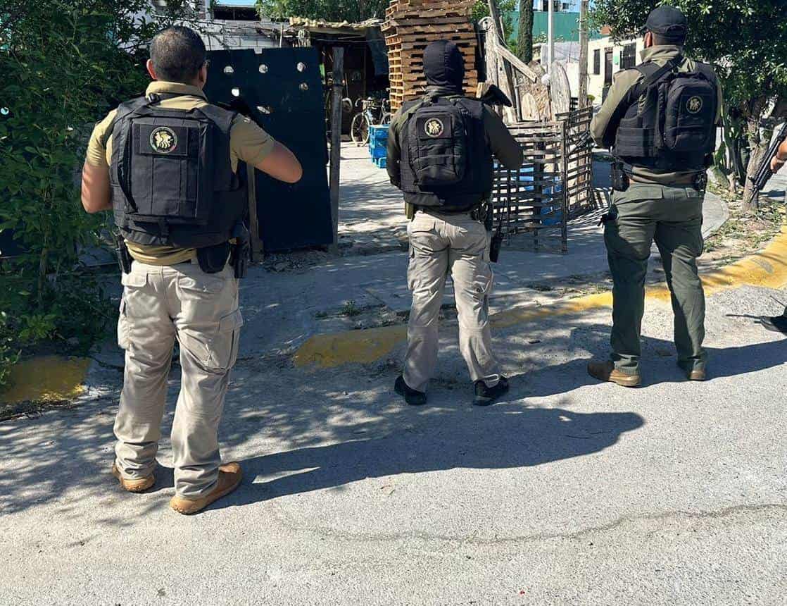 La Secretaría de la Defensa Nacional localizó a 16 personas secuestradas en el municipio de Salinas Victoria, tras acciones realizadas en coordinación con la Guardia Nacional y autoridades locales, además buscan a otros seis de Ciénega de Flores, con lo que los plagiados en total fueron en su momento 22.