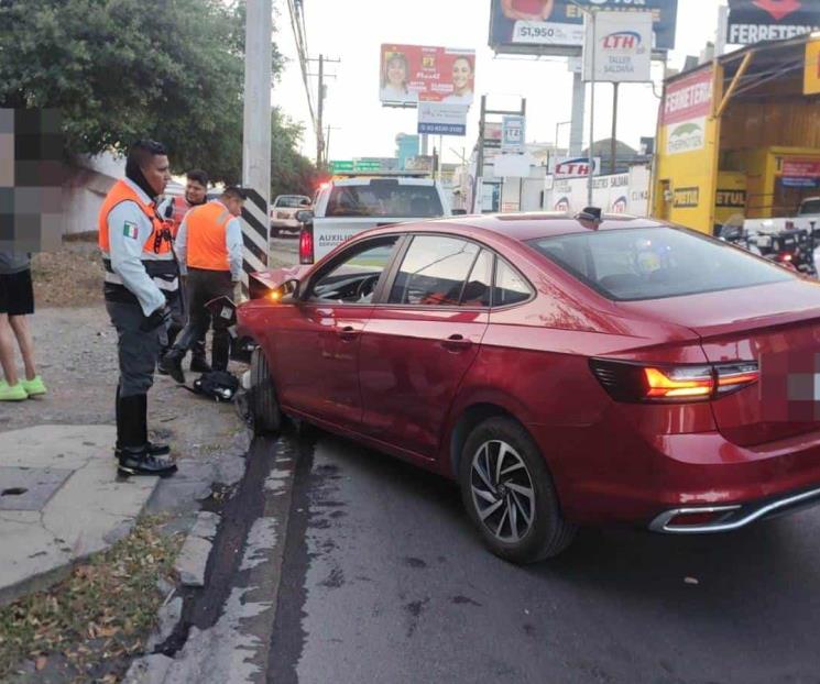 Dormintan al volante conductores; provocan choque y volcadura