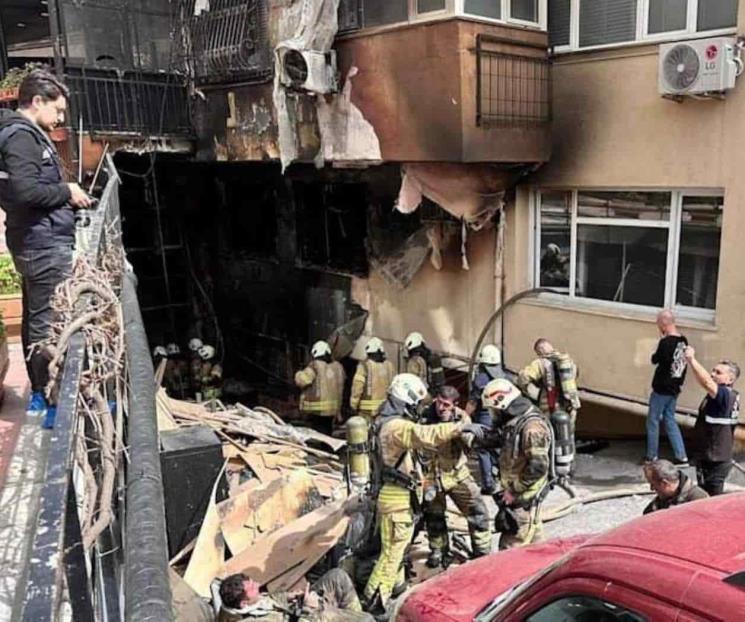 Mueren 29 personas en incendio de club nocturno de Estambul, Turquía Mueren 29 personas en incendio de club nocturno de Estambul, Turquía