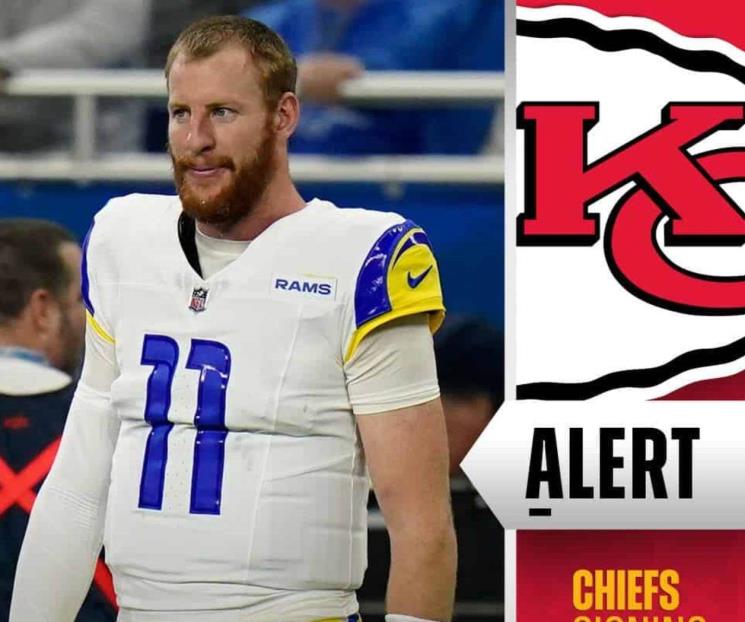 Firman Jefes  a Carson Wentz