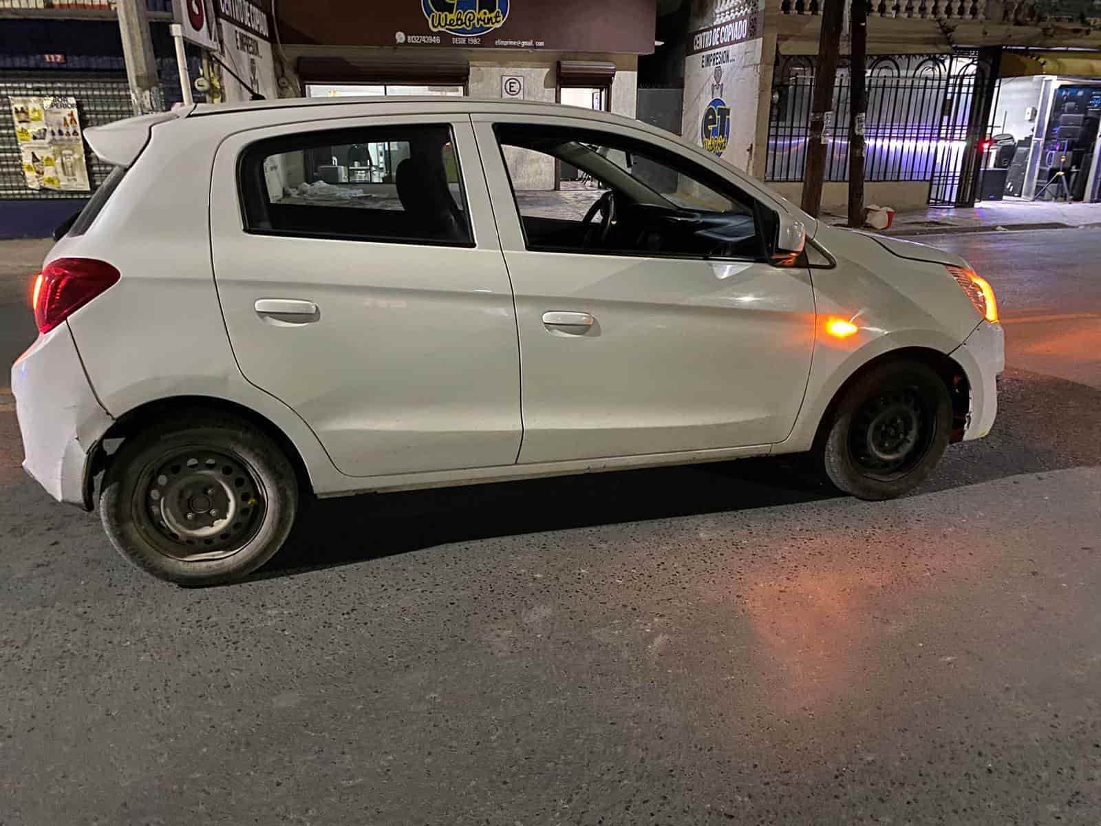 En un auto con reporte de robo, del cual presuntamente despojó a una mujer horas antes, un hombre fue detenido por elementos de la Unidad de Investigación Criminal de la Policía de Guadalupe, la noche del martes en Valle Soleado.