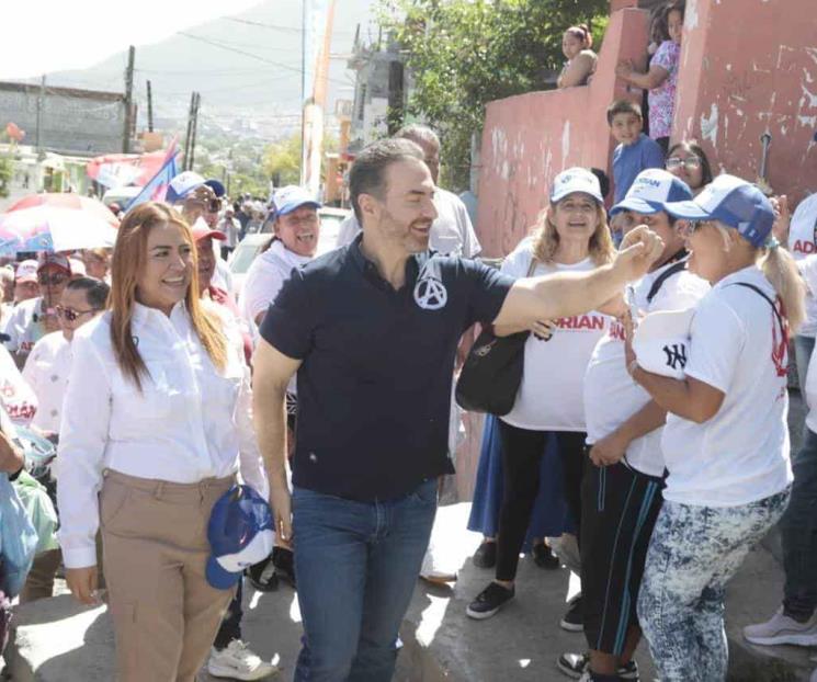 Recorre Adrián de la Garza la Independencia