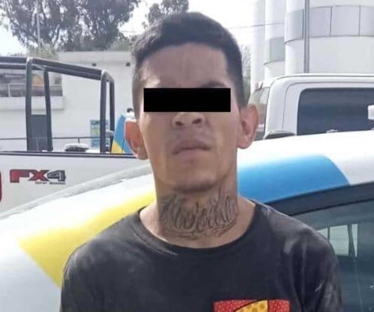 Detienen a joven por insultar a peatones y aventarles latas