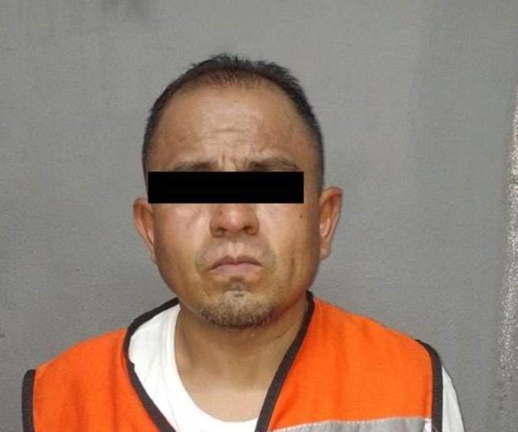 Cae delincuente tras robo de tráiler con doble remolque.
