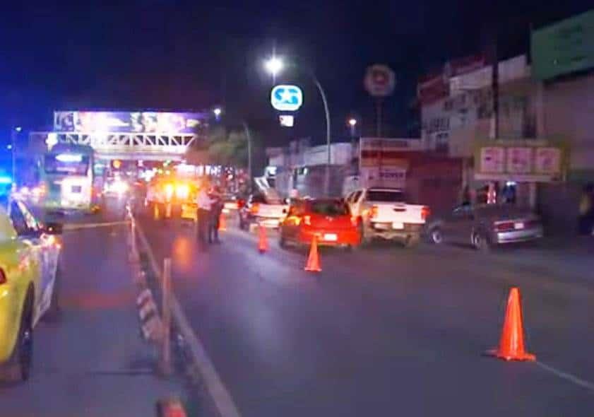 Fallece menor al ser arrollado por camión de Ecovía