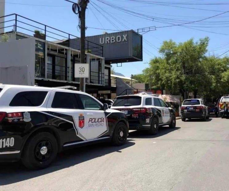 Entra a cafetería y despoja a clientes de relojes Rolex en San Pedro