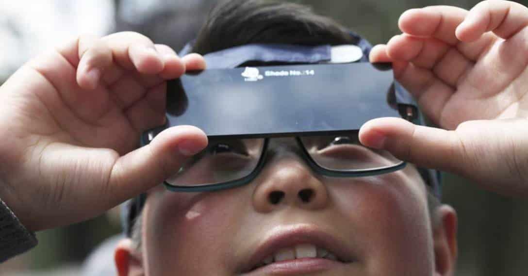 AMLO anuncia taller sobre eclipse solar del próximo 8 de abril