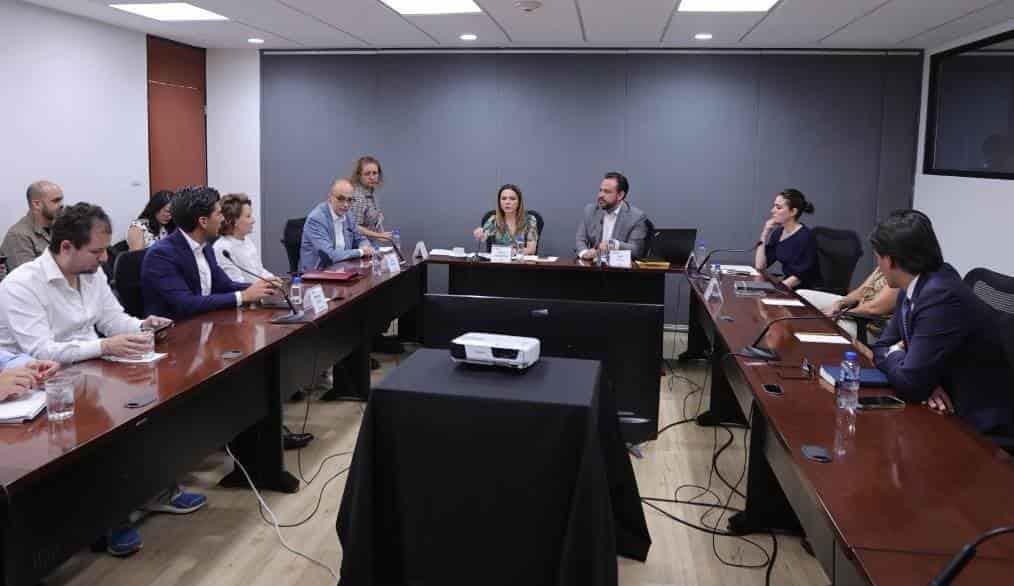 Entrega INE a los periodistas las preguntas para debate